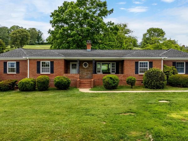 11 AVALON LN, LEXINGTON, VA 24450