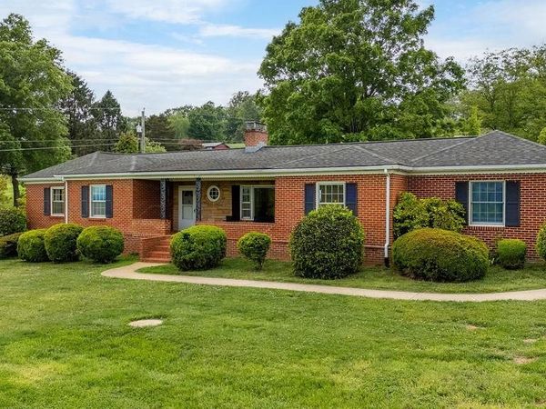 11 AVALON LN, LEXINGTON, VA 24450