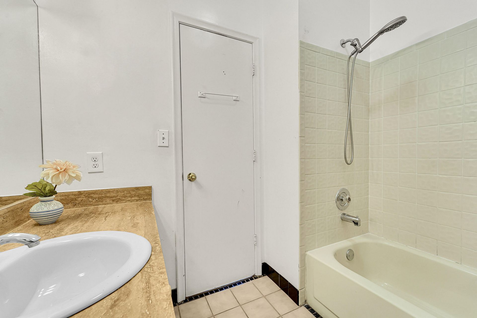 100 E Hemingway Circle, Margate, FL 33063 Photo