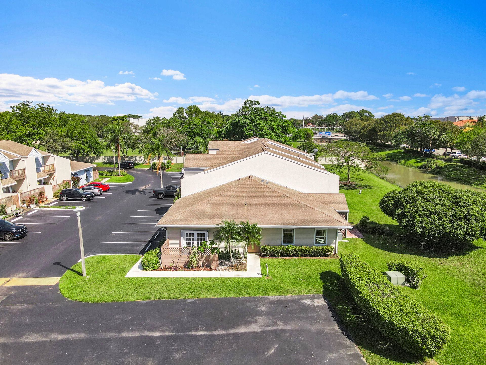 100 E Hemingway Circle, Margate, FL 33063 Photo