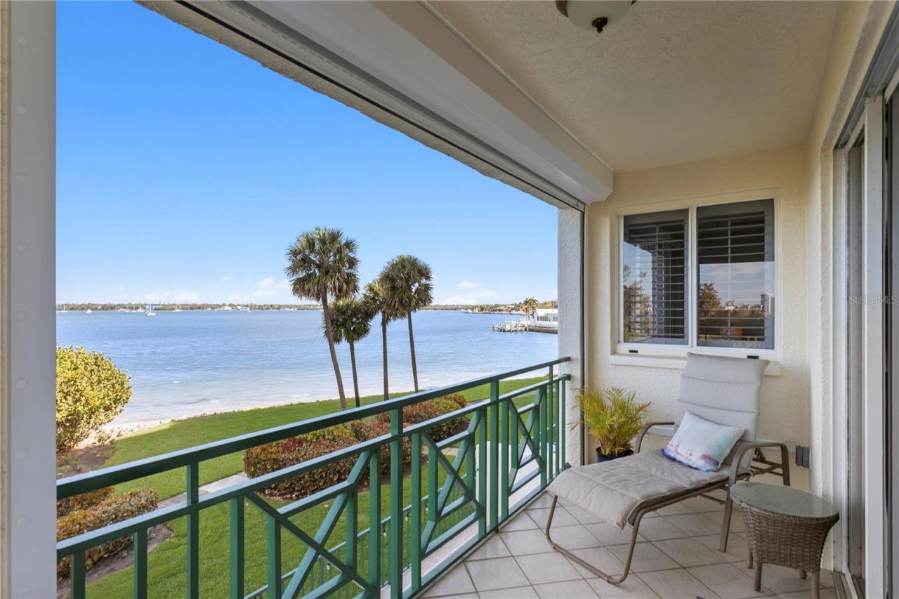 4717 Dolphin Cay Lane S, Unit 202, Saint Petersburg, FL 33711 Photo