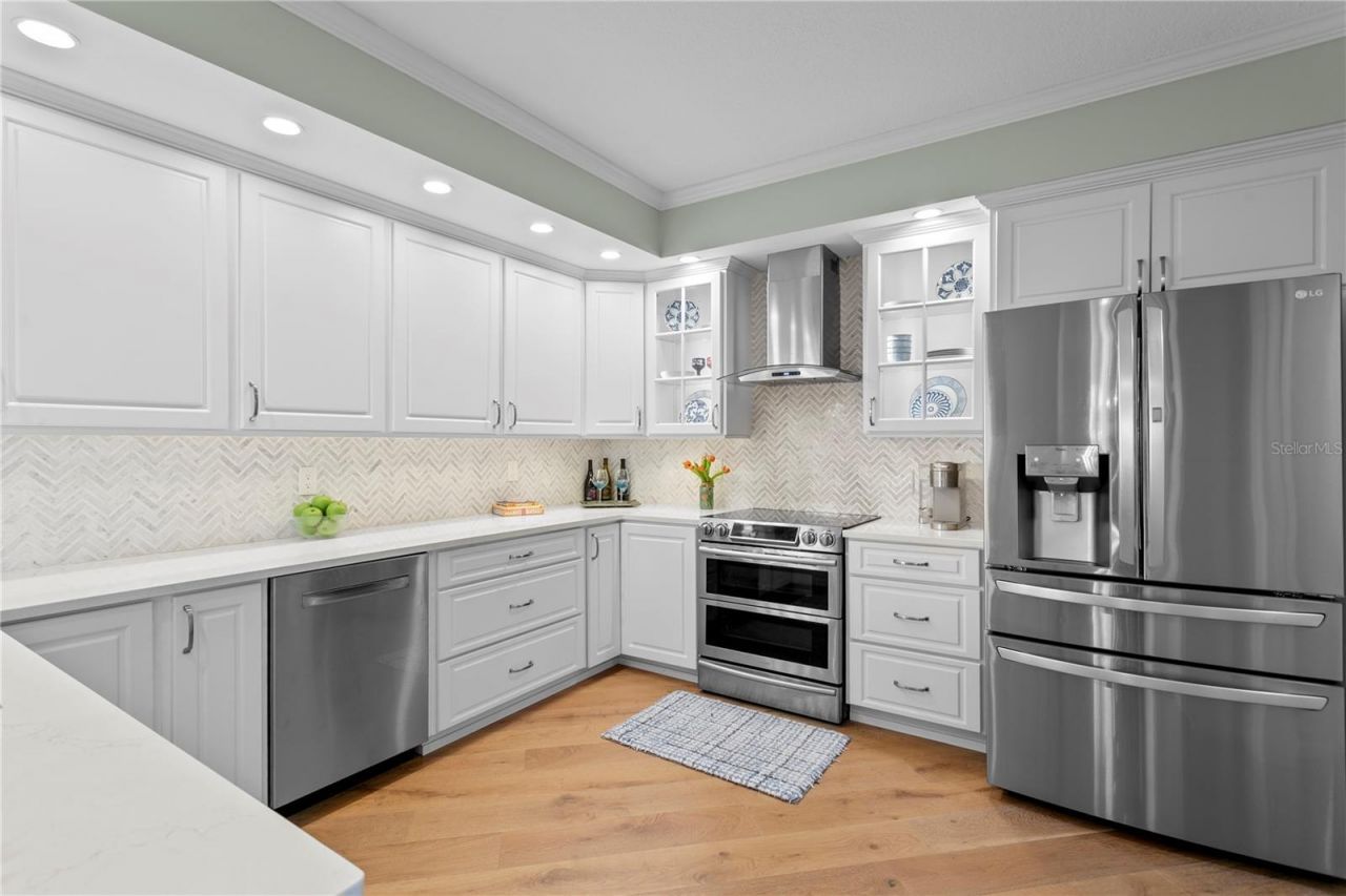 4717 Dolphin Cay Lane S, Unit 202, Saint Petersburg, FL 33711 Photo