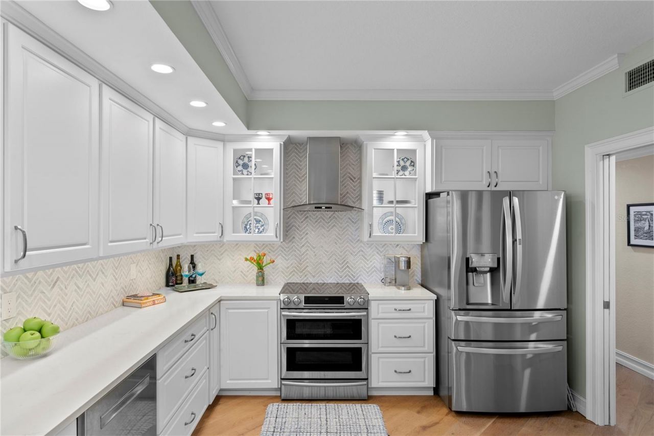 4717 Dolphin Cay Lane S, Unit 202, Saint Petersburg, FL 33711 Photo