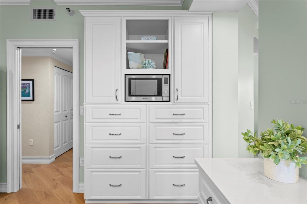 4717 Dolphin Cay Lane S, Unit 202, Saint Petersburg, FL 33711 Photo