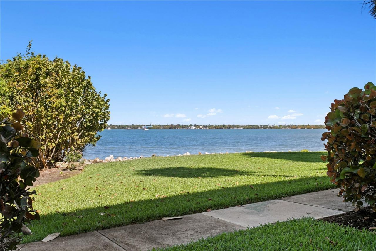 4717 Dolphin Cay Lane S, Unit 202, Saint Petersburg, FL 33711 Photo