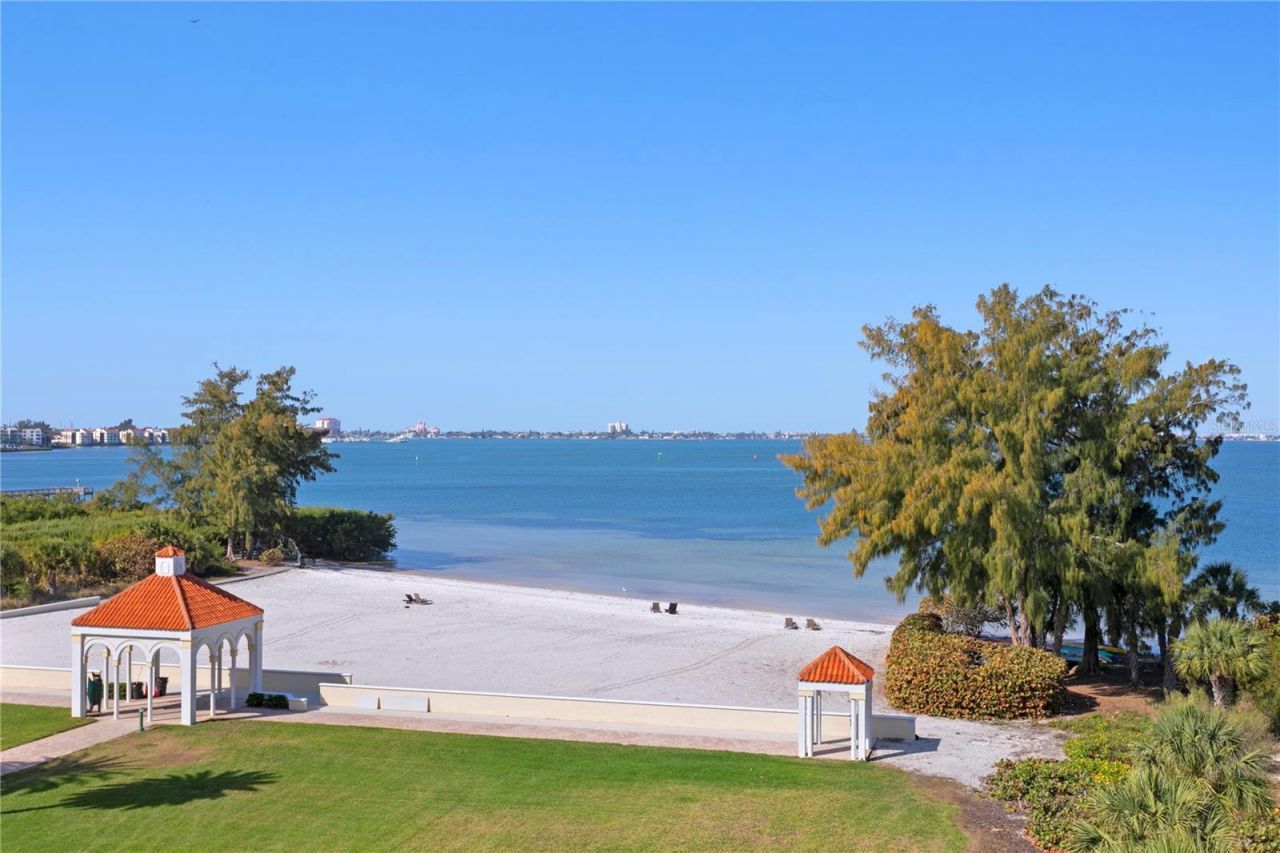 4717 Dolphin Cay Lane S, Unit 202, Saint Petersburg, FL 33711 Photo