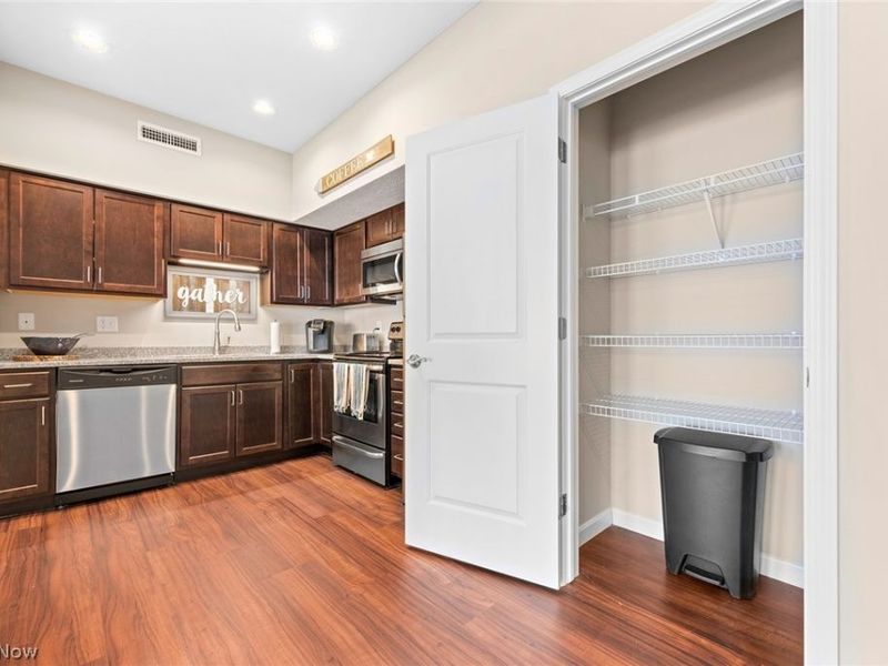 558 Colony Park, Unit 308, Tallmadge, OH 44278 Photo 11