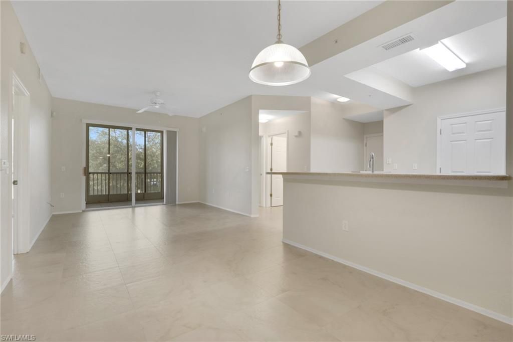 9025 Colby Dr, Unit 2111, Fort Myers, FL 33919 Photo