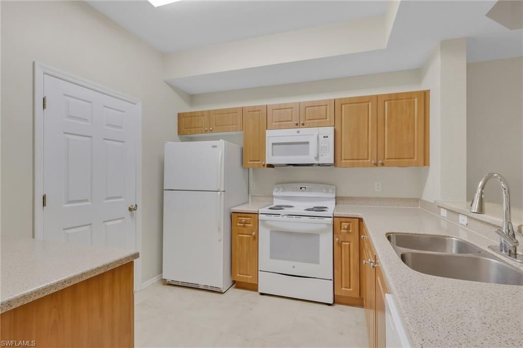 9025 Colby Dr, Unit 2111, Fort Myers, FL 33919 Photo