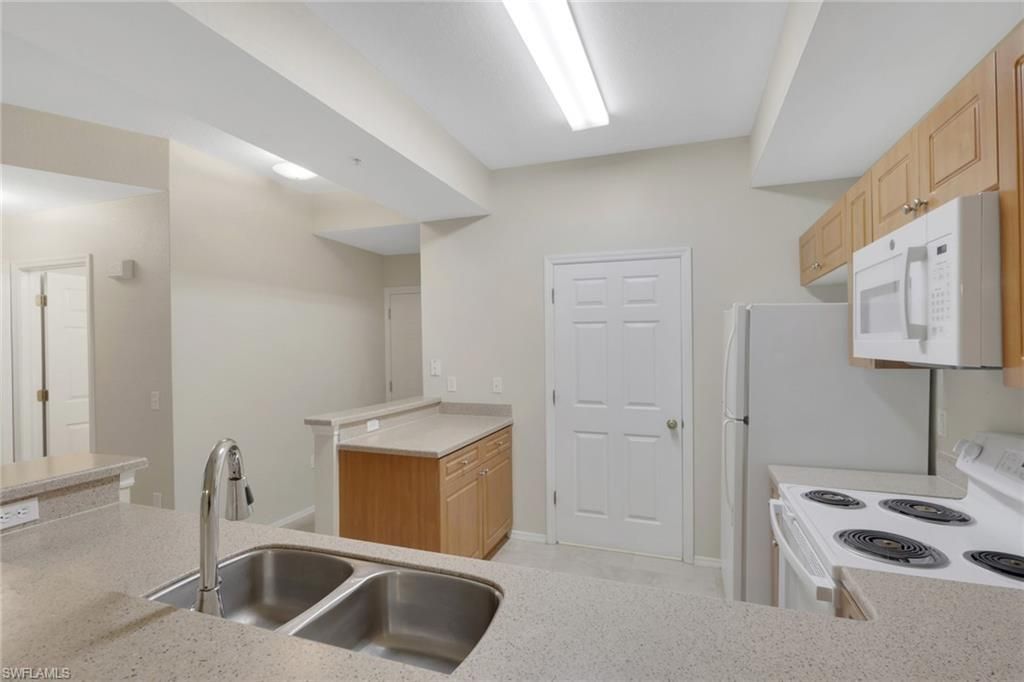 9025 Colby Dr, Unit 2111, Fort Myers, FL 33919 Photo