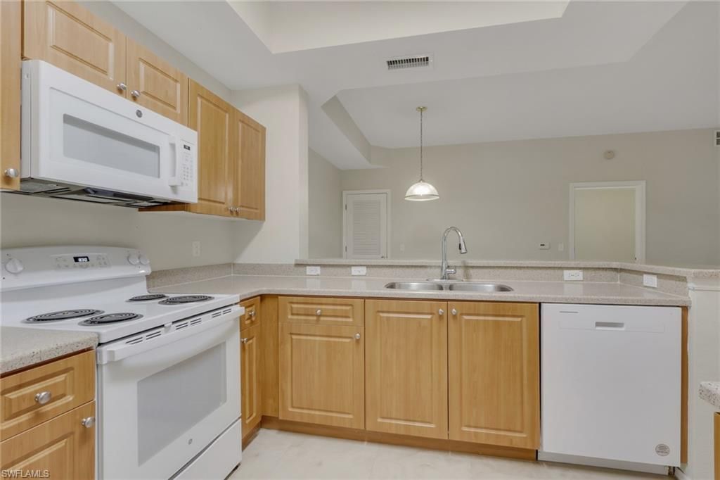 9025 Colby Dr, Unit 2111, Fort Myers, FL 33919 Photo