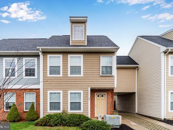 25 PARKVIEW DRIVE, CARLISLE, PA 17013