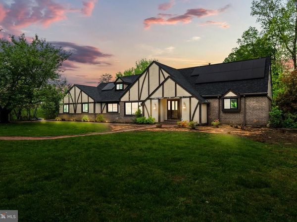 41 DEVON DRIVE, READING, PA 19606