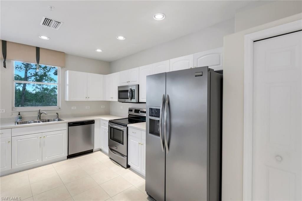 8231 Parkstone Pl, Unit 301, Naples, FL 34120 Photo
