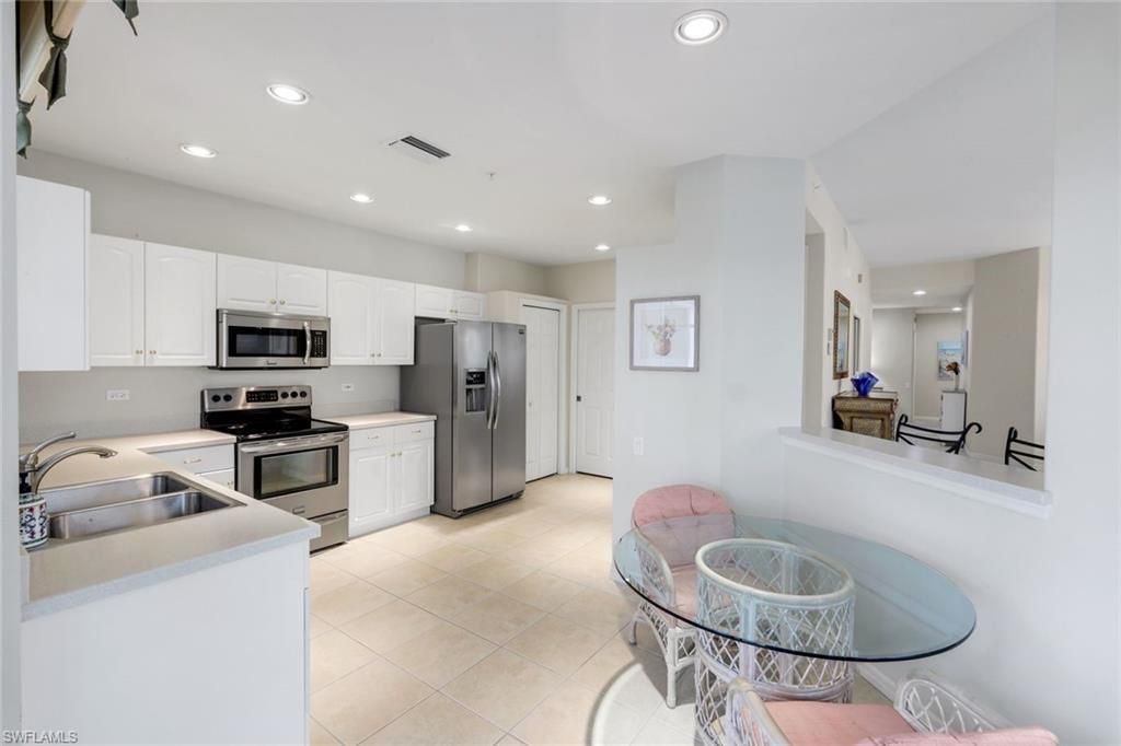 8231 Parkstone Pl, Unit 301, Naples, FL 34120 Photo