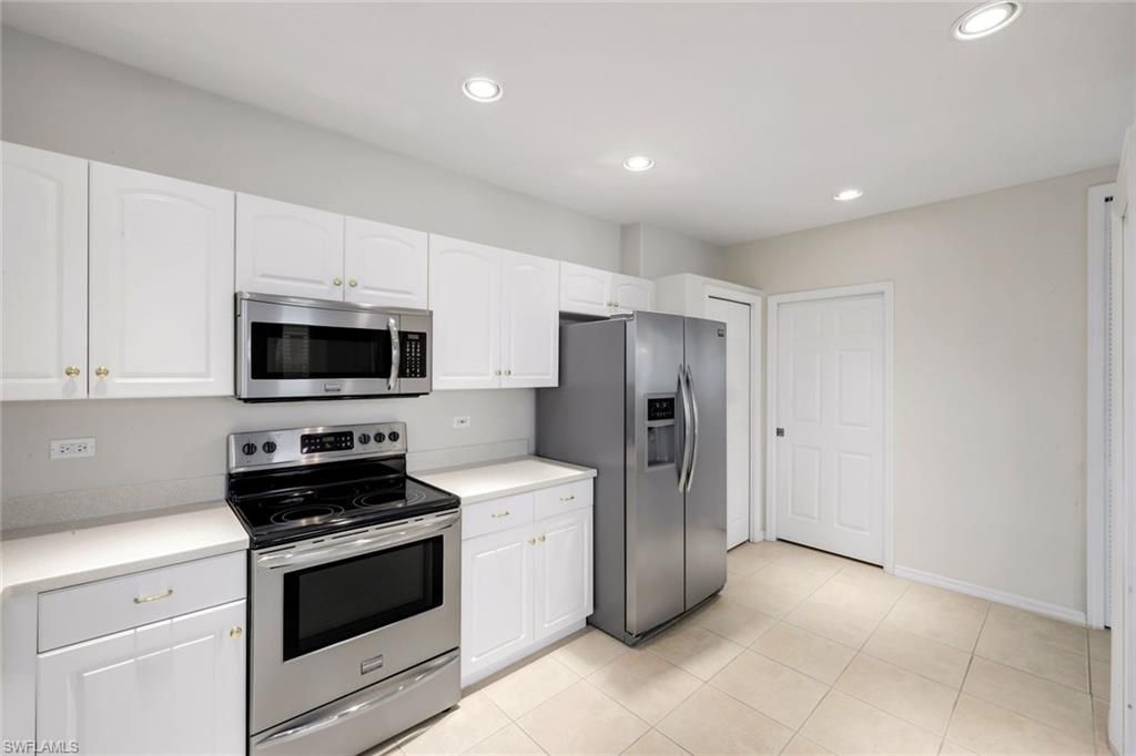8231 Parkstone Pl, Unit 301, Naples, FL 34120 Photo