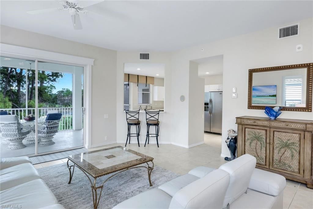 8231 Parkstone Pl, Unit 301, Naples, FL 34120 Photo