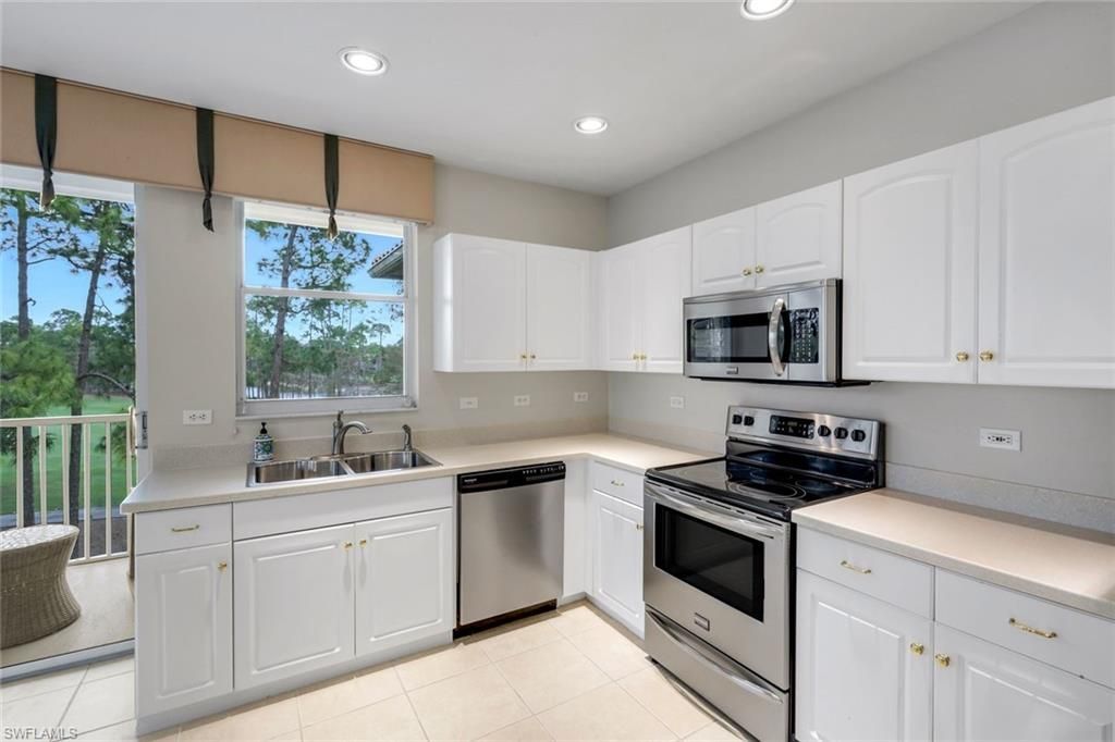 8231 Parkstone Pl, Unit 301, Naples, FL 34120 Photo