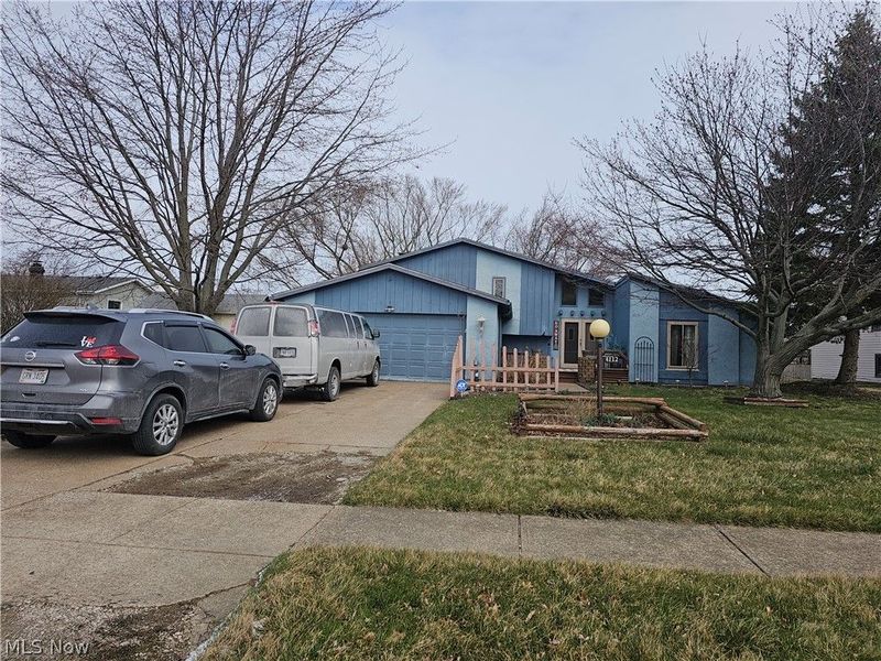 4112 Ivanhoe Drive, Lorain, OH 44053 Photo 1