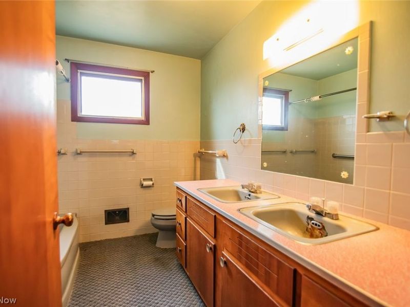 203 Clark Drive, Marietta, OH 45750 Photo 10