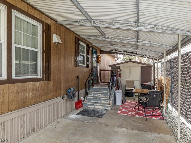 63 Parkway Drive, Olmsted Township, OH 44138 Photo 3