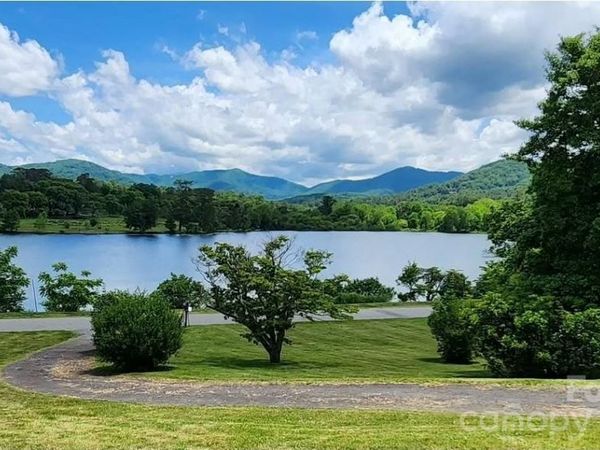 21 Edgewater Lane , Asheville, NC 28804