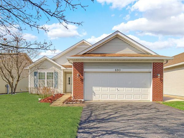 690 S Wellston Lane, Romeoville, IL 60446