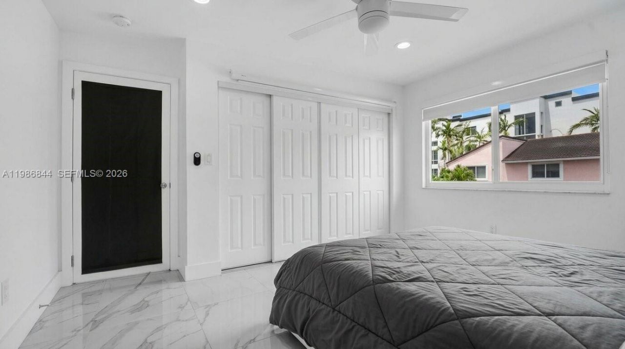 8033 Lake Dr, Unit 203, Doral, FL 33166 Photo