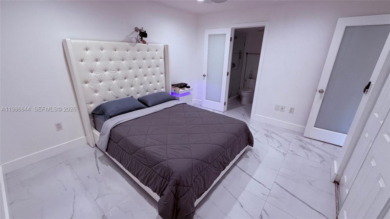 8033 Lake Dr , Unit 203, Doral, FL 33166 Photo