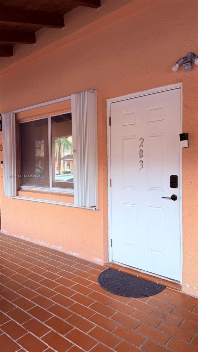 8033 Lake Dr , Unit 203, Doral, FL 33166 Photo