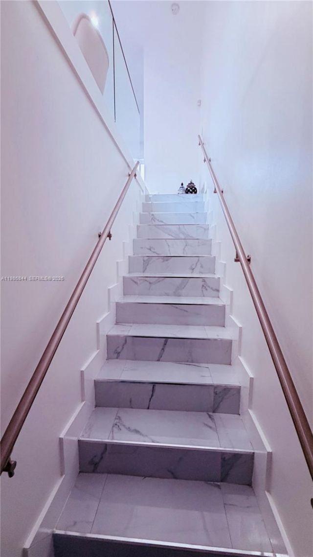 8033 Lake Dr , Unit 203, Doral, FL 33166 Photo