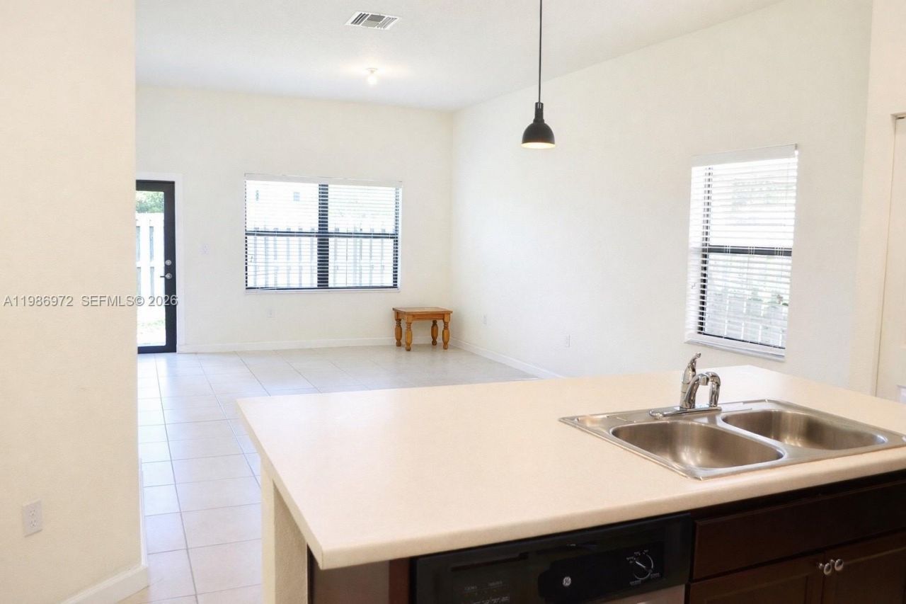 164 NE 23rd Ter , Homestead, FL 33033 Photo