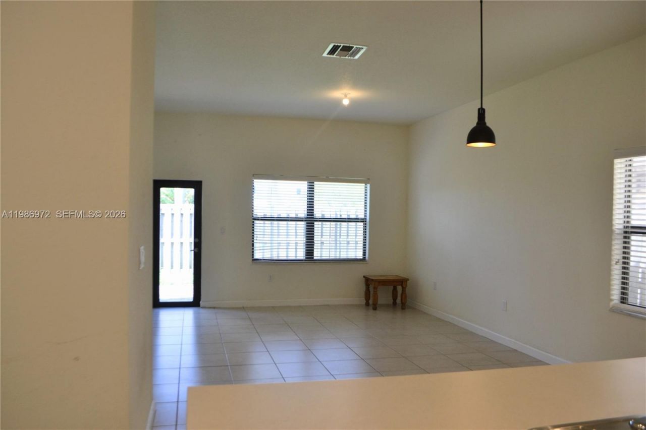 164 NE 23rd Ter , Homestead, FL 33033 Photo