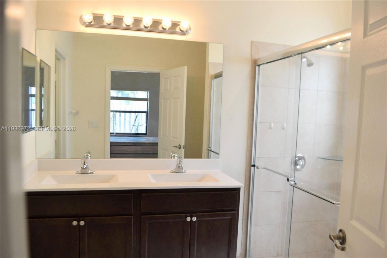 164 NE 23rd Ter , Homestead, FL 33033 Photo