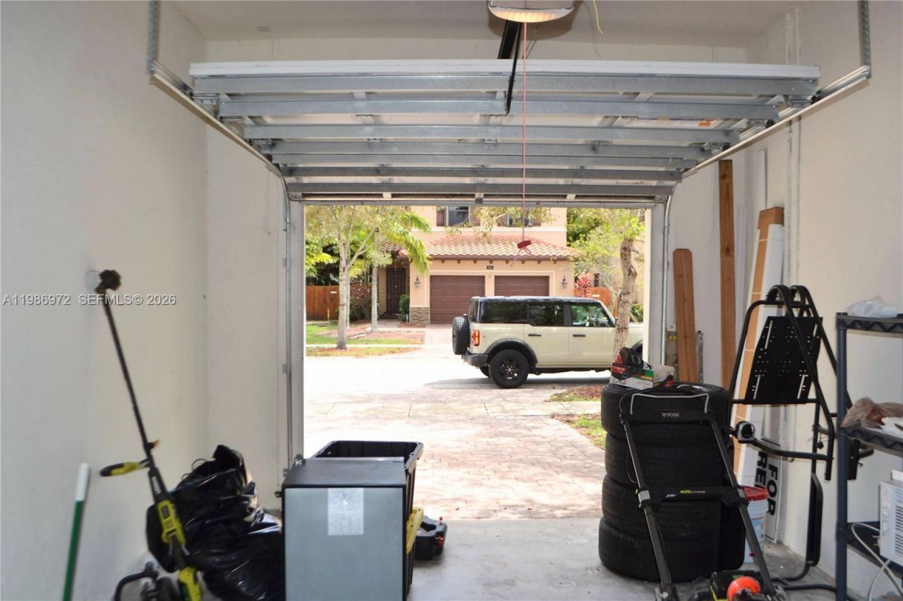 164 NE 23rd Ter , Homestead, FL 33033 Photo