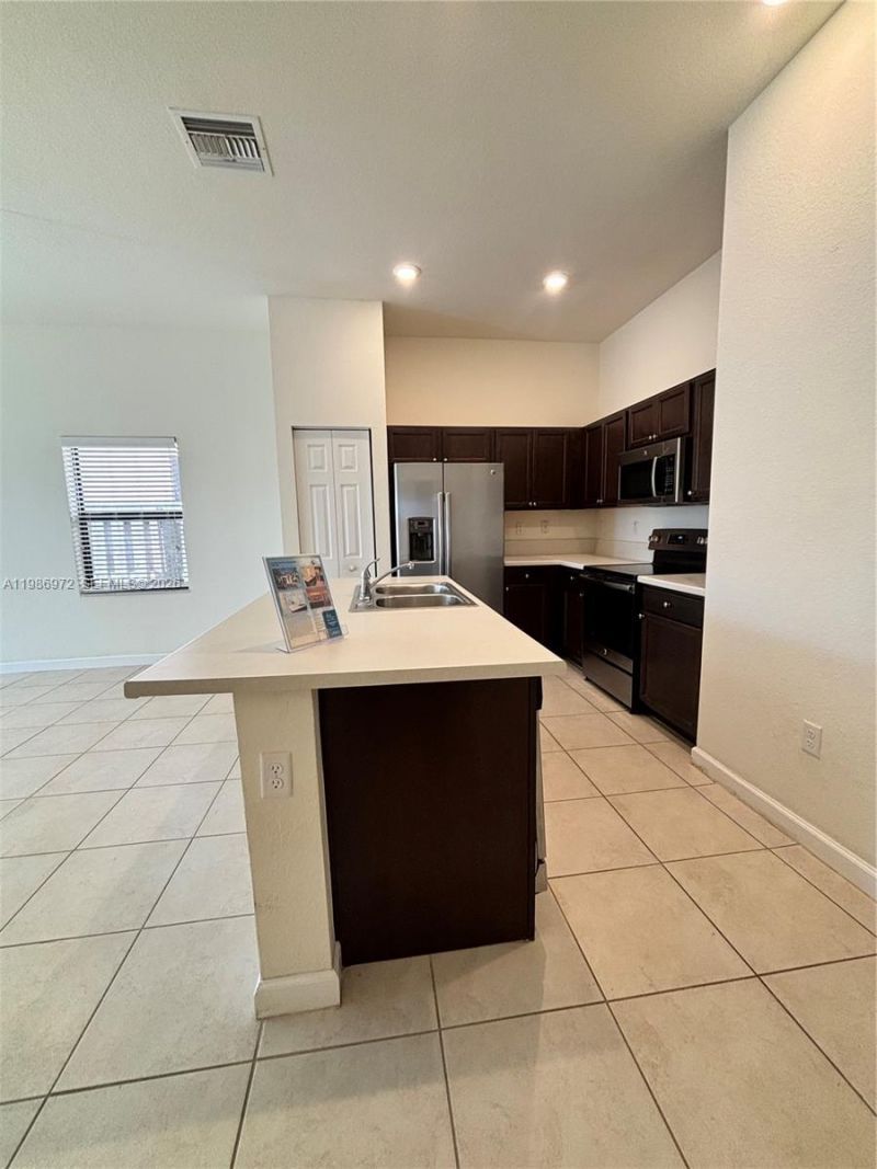 164 NE 23rd Ter, Homestead, FL 33033 Photo