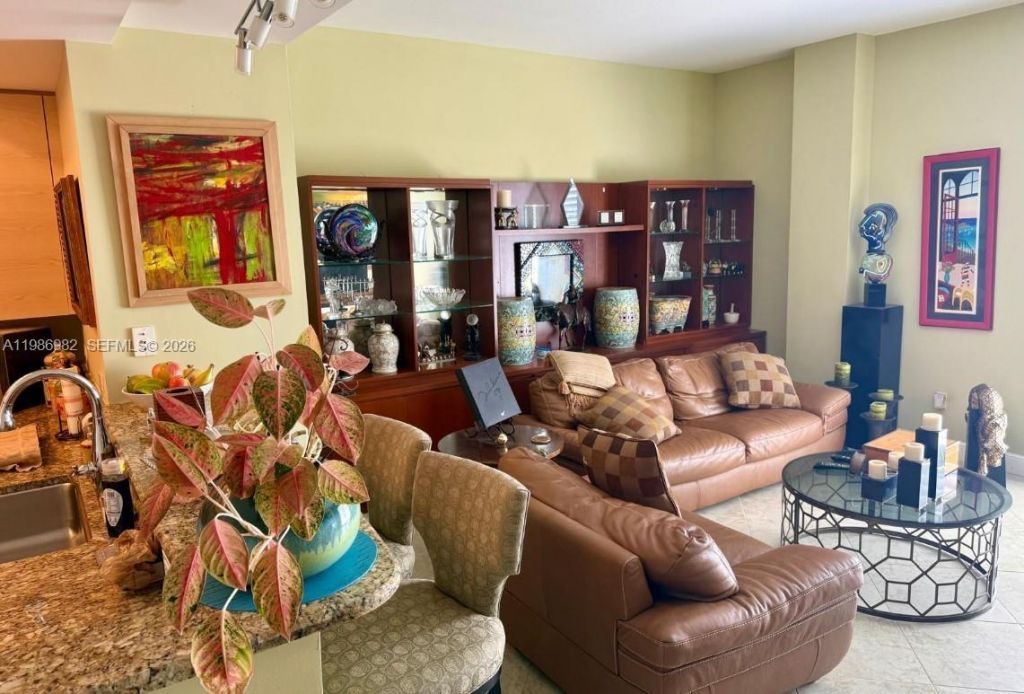 2625 NE 14th Ave, Unit 406, Wilton Manors, FL 33334 Photo