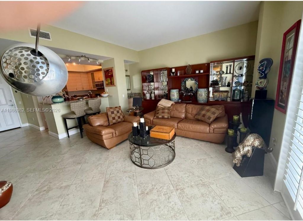 2625 NE 14th Ave, Unit 406, Wilton Manors, FL 33334 Photo