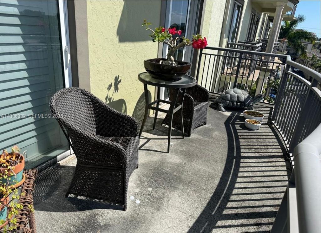 2625 NE 14th Ave, Unit 406, Wilton Manors, FL 33334 Photo