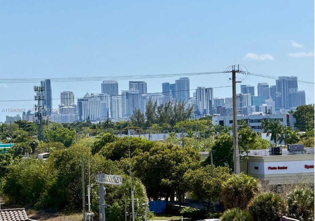 2625 NE 14th Ave, Unit 406, Wilton Manors, FL 33334 Photo