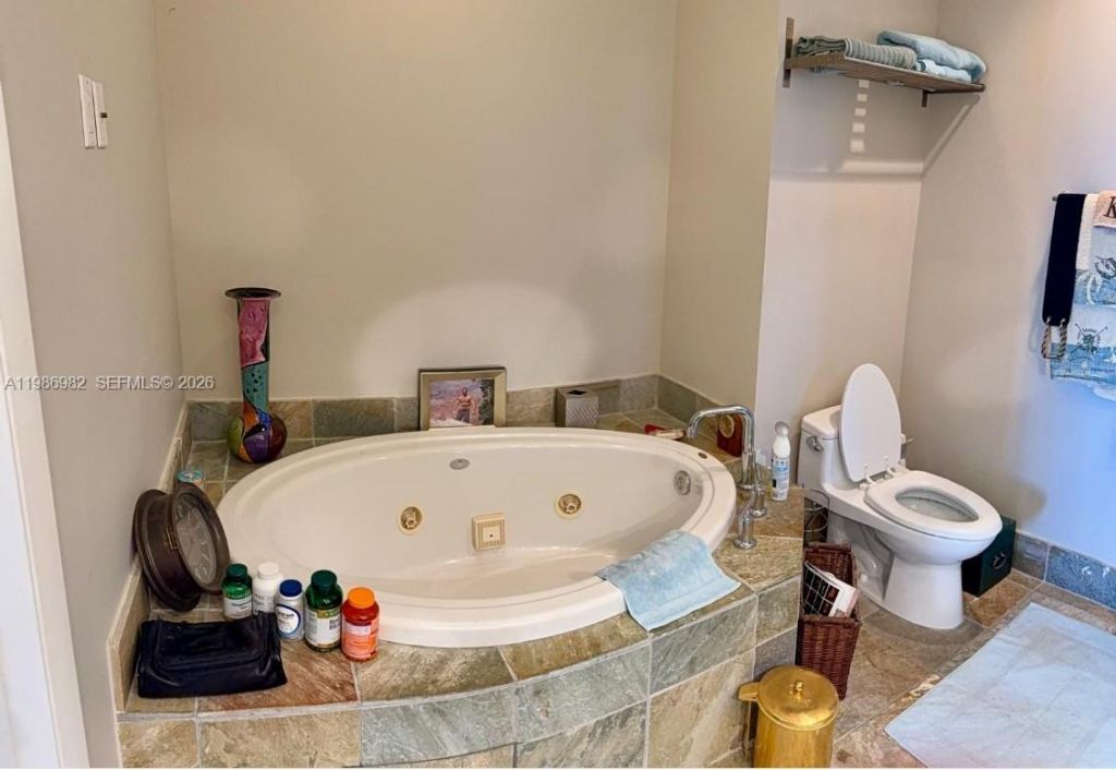 2625 NE 14th Ave, Unit 406, Wilton Manors, FL 33334 Photo