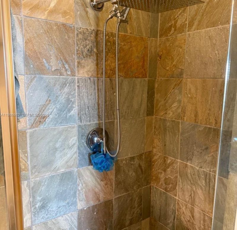 2625 NE 14th Ave, Unit 406, Wilton Manors, FL 33334 Photo