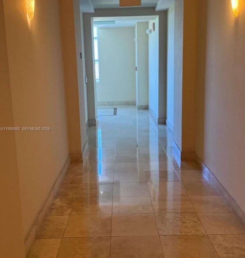 2625 NE 14th Ave, Unit 406, Wilton Manors, FL 33334 Photo