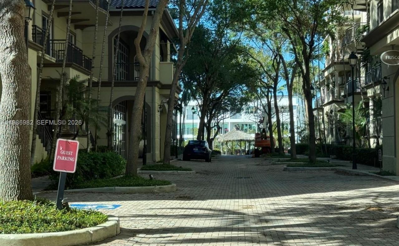 2625 NE 14th Ave, Unit 406, Wilton Manors, FL 33334 Photo