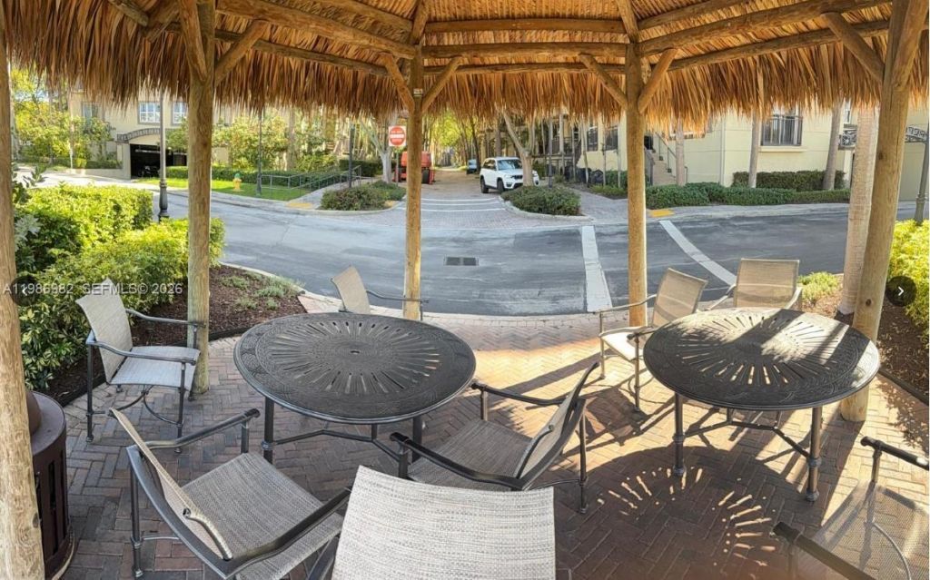 2625 NE 14th Ave, Unit 406, Wilton Manors, FL 33334 Photo