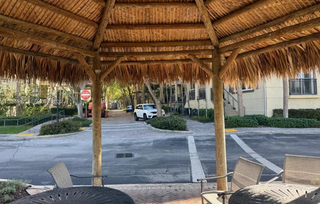 2625 NE 14th Ave, Unit 406, Wilton Manors, FL 33334 Photo