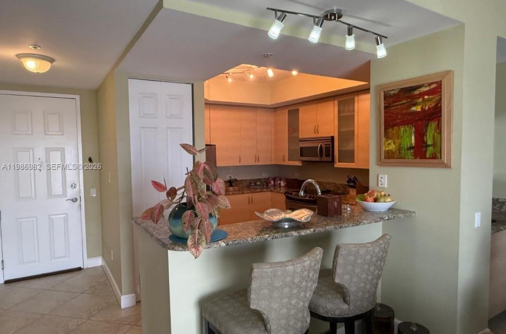 2625 NE 14th Ave, Unit 406, Wilton Manors, FL 33334 Photo