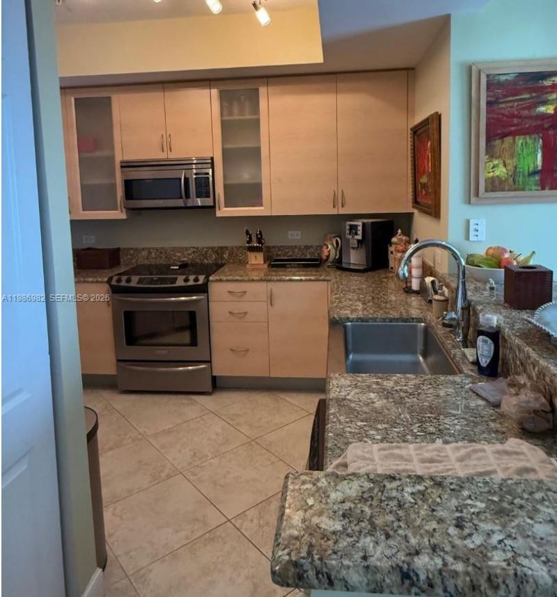 2625 NE 14th Ave, Unit 406, Wilton Manors, FL 33334 Photo