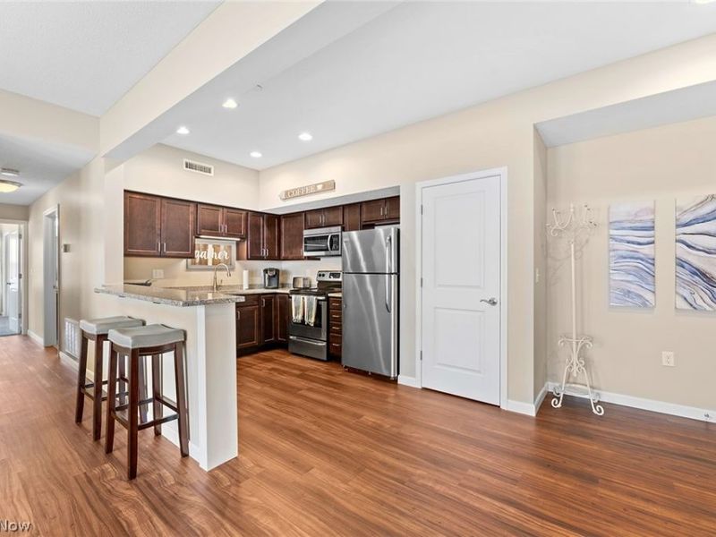 558 Colony Park, Unit 206, Tallmadge, OH 44278 Photo 12