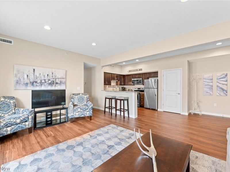 558 Colony Park, Unit 206, Tallmadge, OH 44278 Photo 3